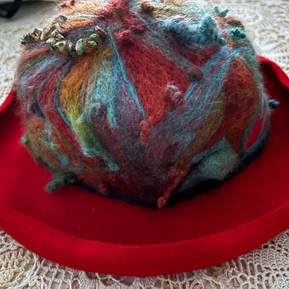 HANDMADE Vintage Ladies Red Felted Wool Hat - Picture 2 of 4